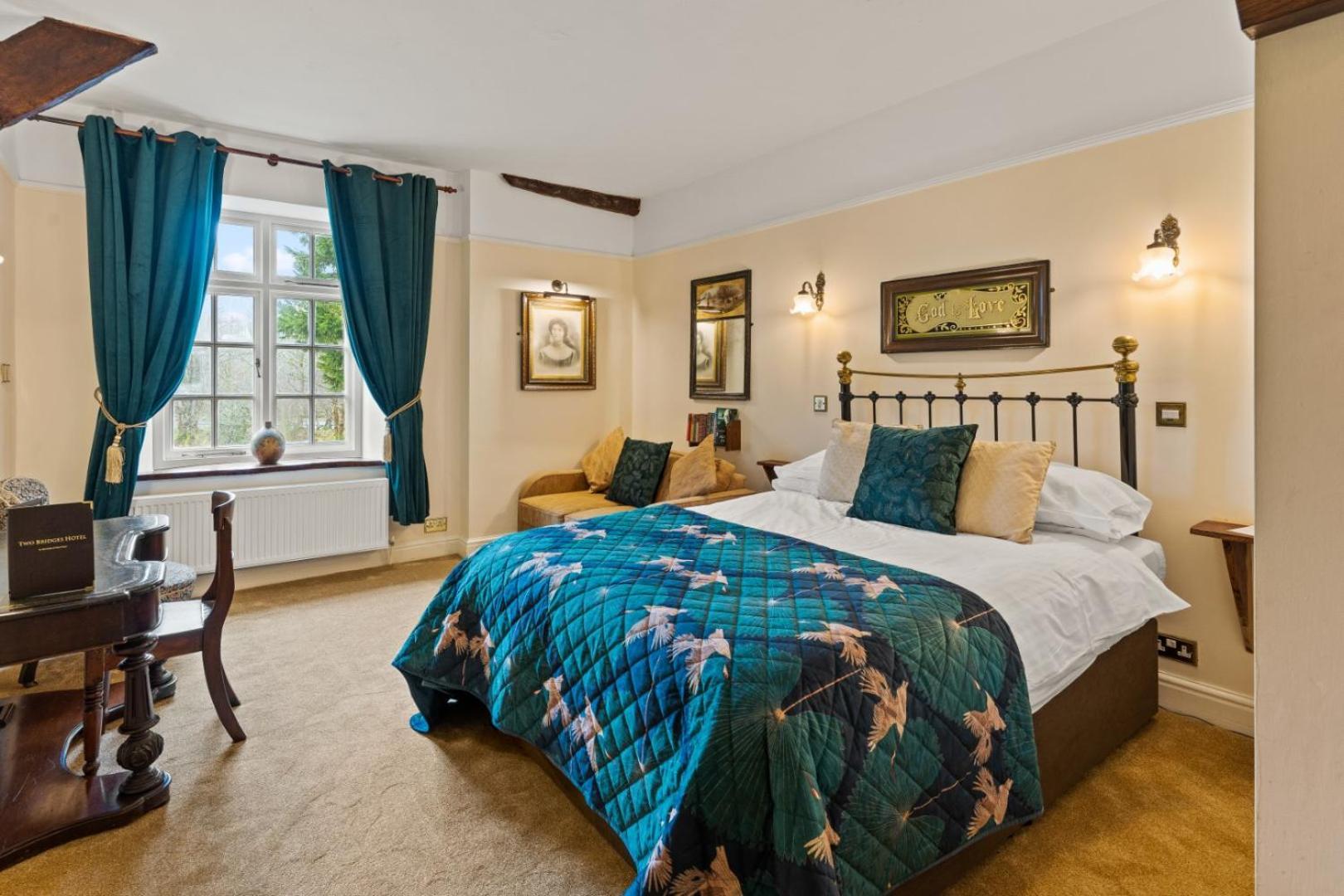 Two Bridges Hotel Екстериор снимка